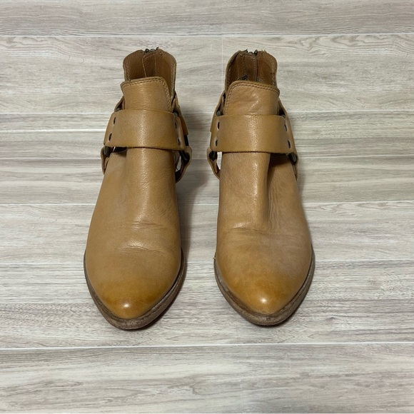 FRYE / Ray Harness Leather Booties Size 6 - Picture 3 of 10